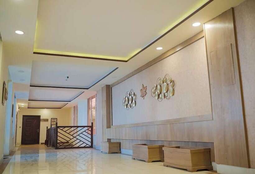 هتل Kashmiri Lodges