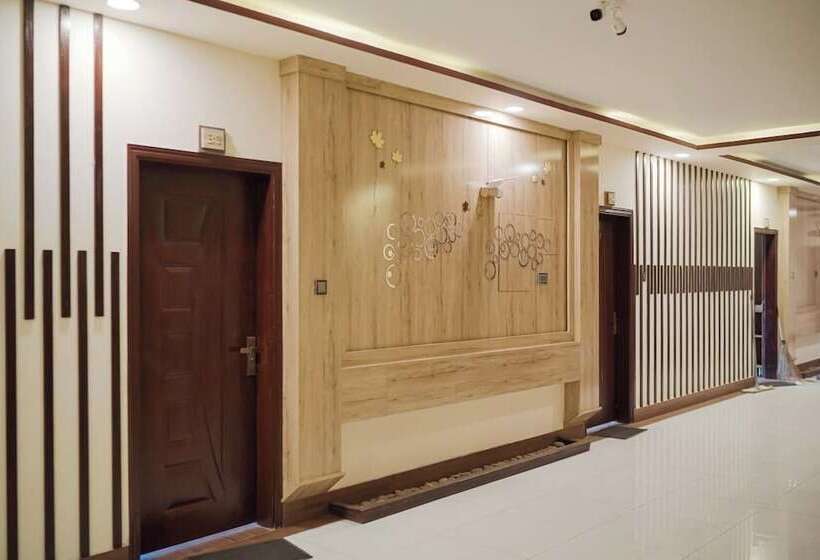 هتل Kashmiri Lodges