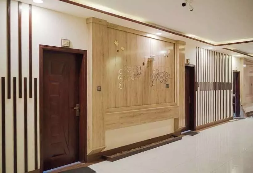 هتل Kashmiri Lodges