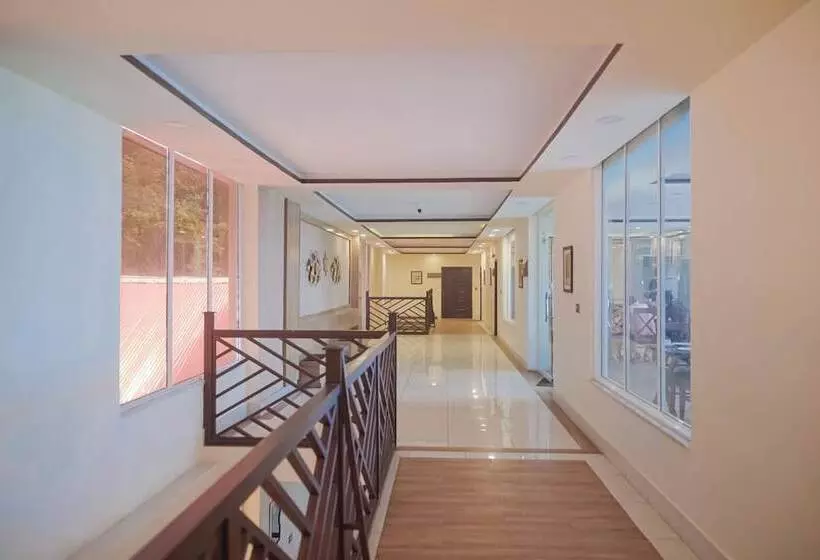 هتل Kashmiri Lodges