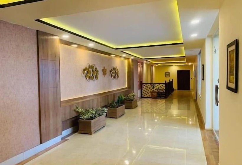 هتل Kashmiri Lodges