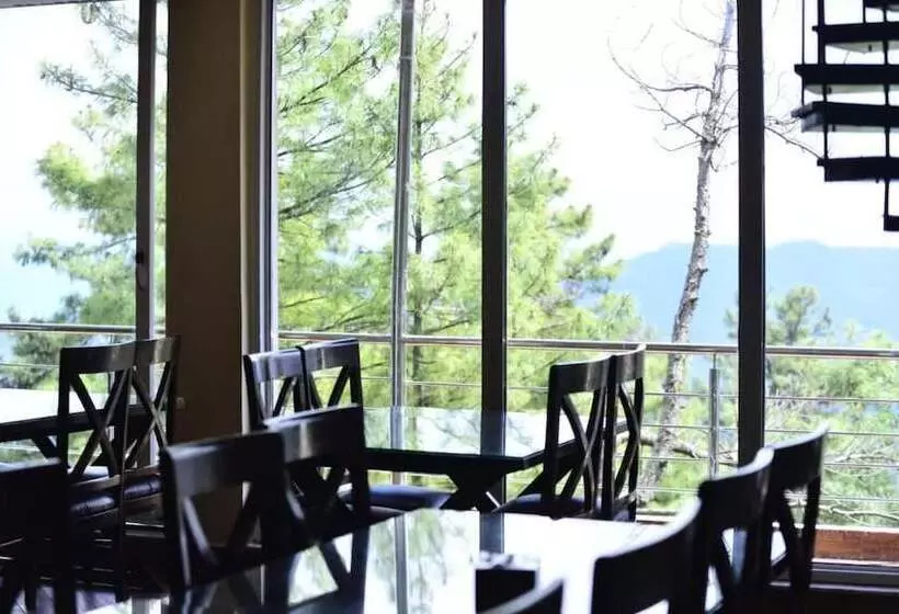 هتل Kashmiri Lodges
