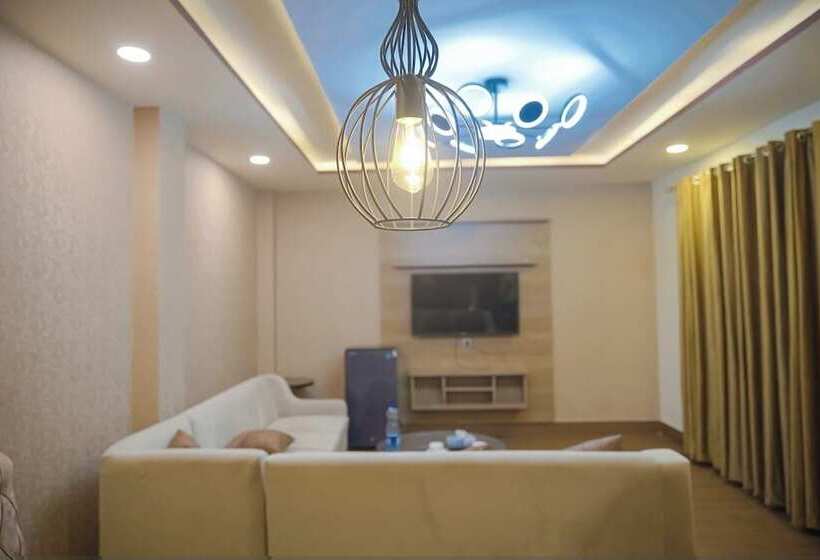 هتل Kashmiri Lodges