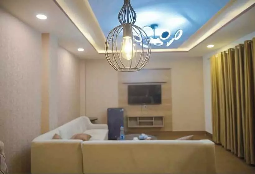 هتل Kashmiri Lodges