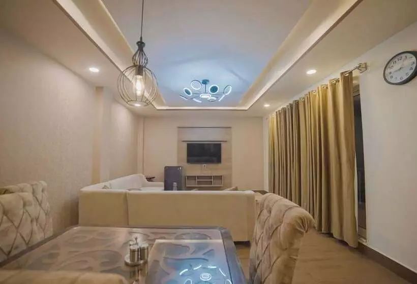 هتل Kashmiri Lodges