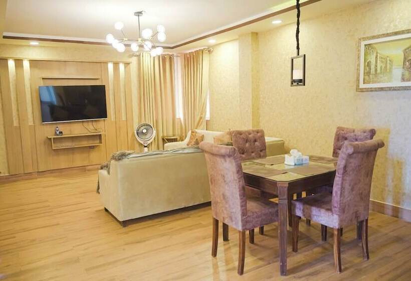 هتل Kashmiri Lodges