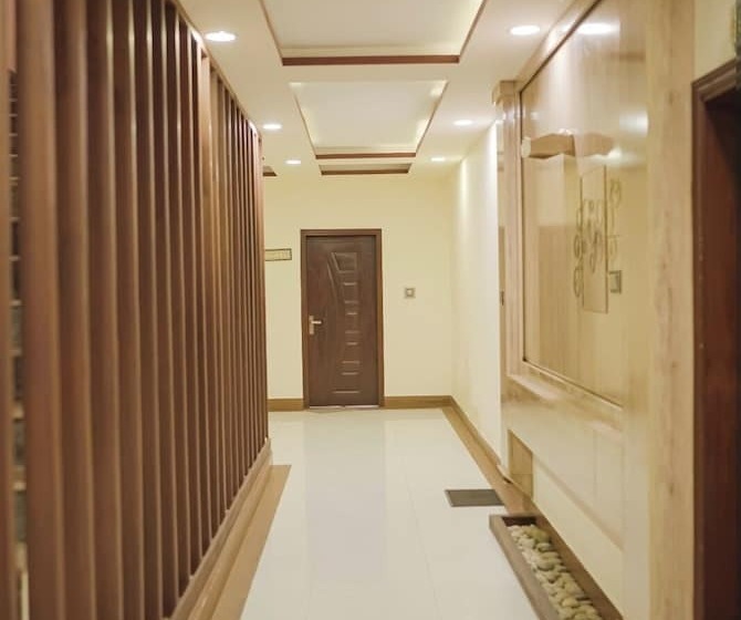 هتل Kashmiri Lodges