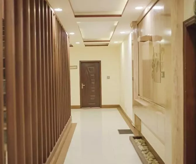 هتل Kashmiri Lodges