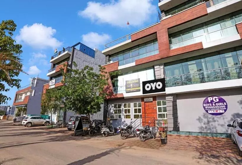 Hotelli Oyo Flagship 81115 Backpackers Nest