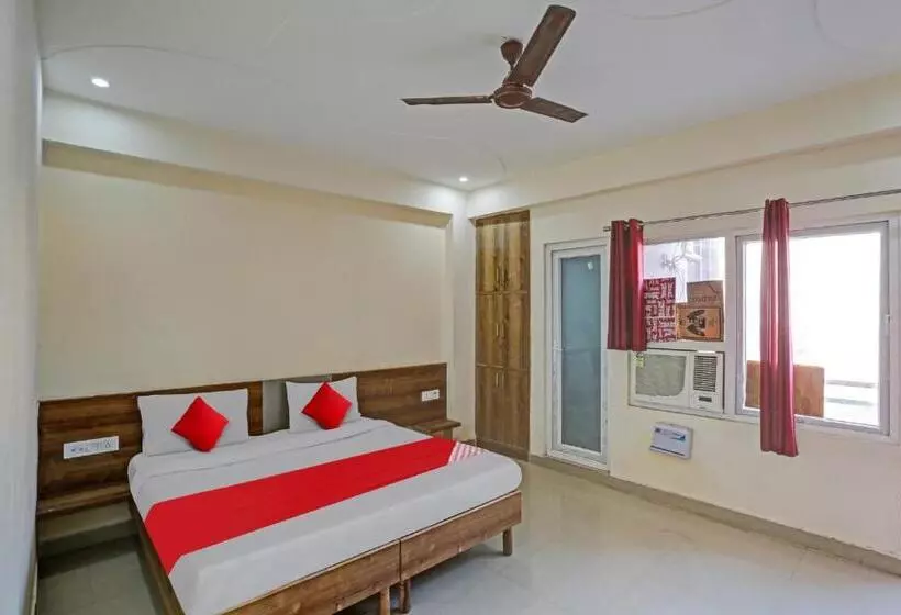 Hotelli Oyo Flagship 81115 Backpackers Nest