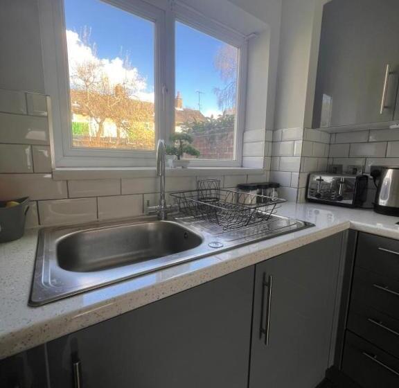 פנסיון The Coral 66 Guest House Southampton