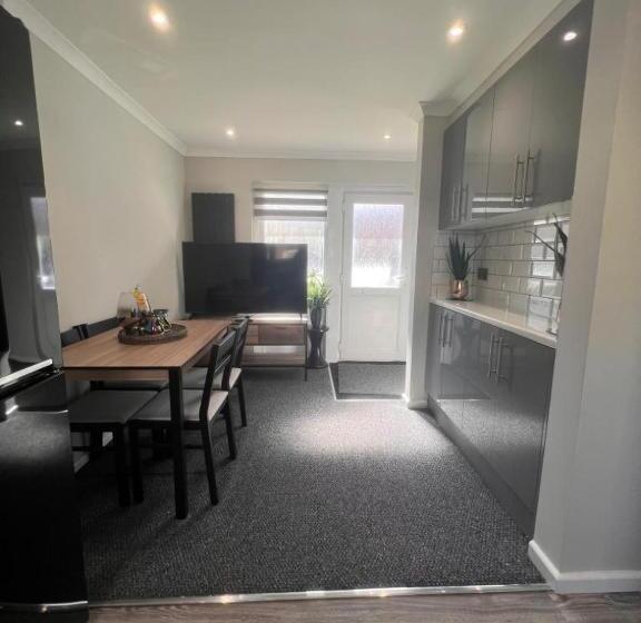 פנסיון The Coral 66 Guest House Southampton