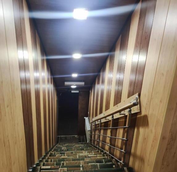 فندق صغير резидент