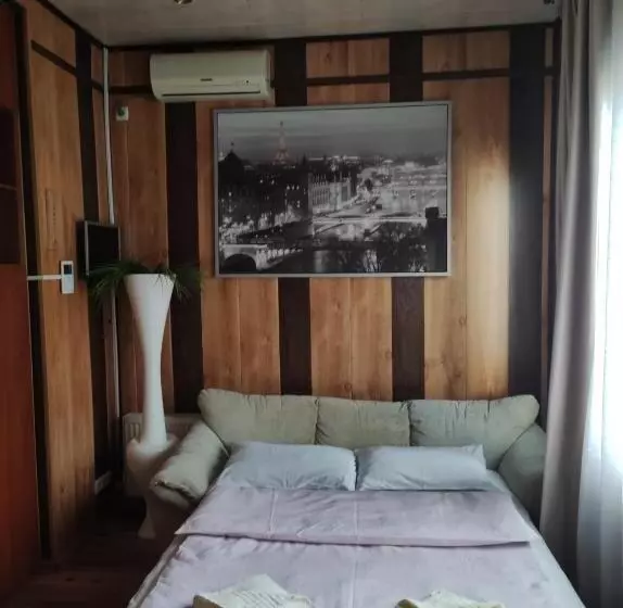 هاستل резидент