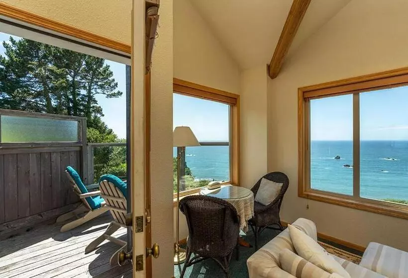 Aamiaismajoitus (B&B) Turtle Rocks Oceanfront Inn