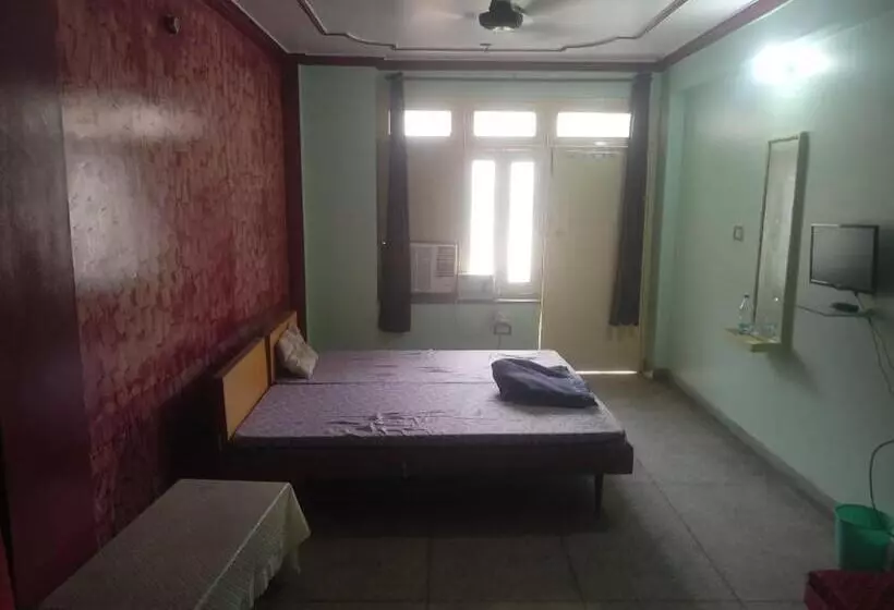 Hotelli Prabhat By Wb Inn