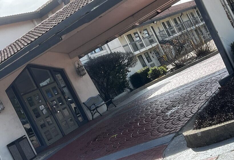 هتل Relax Inn & Suite