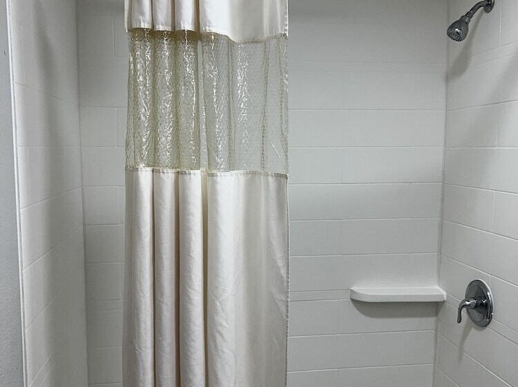 هتل Relax Inn & Suite