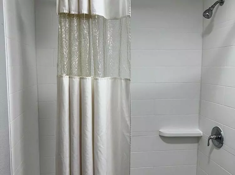 هتل Relax Inn & Suite