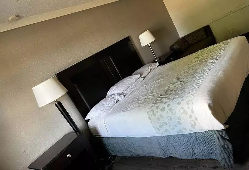 هتل Relax Inn & Suite