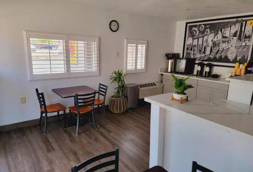 Hotelli Super 8 By Wyndham El Centro North