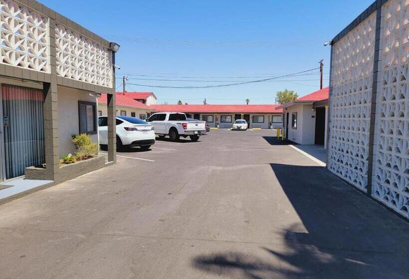 Отель Super 8 By Wyndham El Centro North