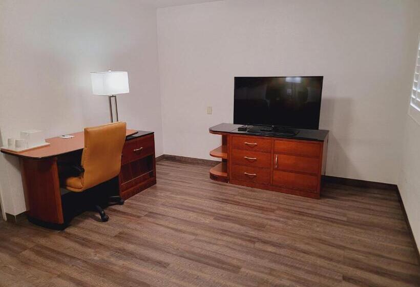 Отель Super 8 By Wyndham El Centro North