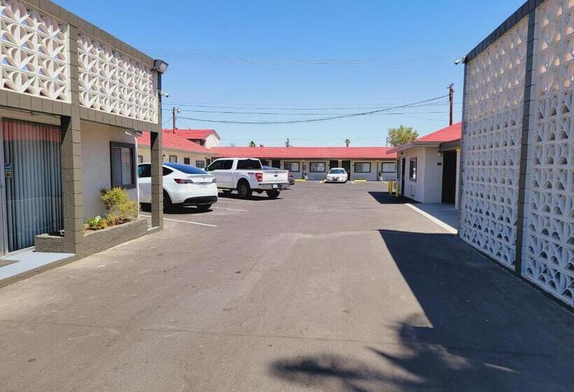 Отель Super 8 By Wyndham El Centro North