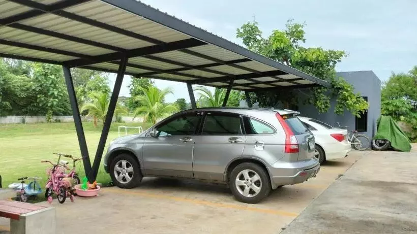 ペンション Family Pool View บ้านพักครอบครัวและสระว่ายน้ำ