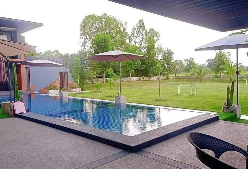 펜션 Family Pool View บ้านพักครอบครัวและสระว่ายน้ำ