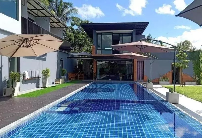 ペンション Family Pool View บ้านพักครอบครัวและสระว่ายน้ำ