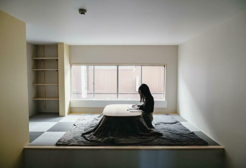 Schronisko 自由自屋