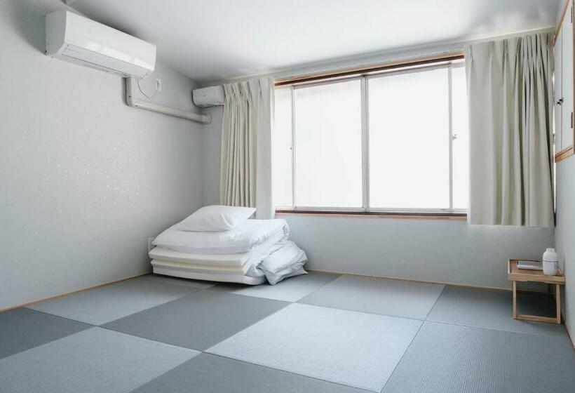 Schronisko 自由自屋