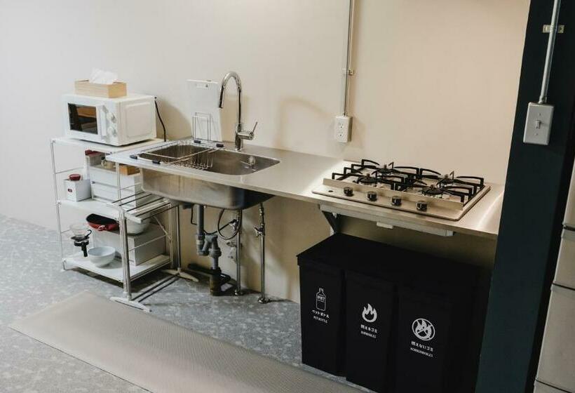 Schronisko 自由自屋