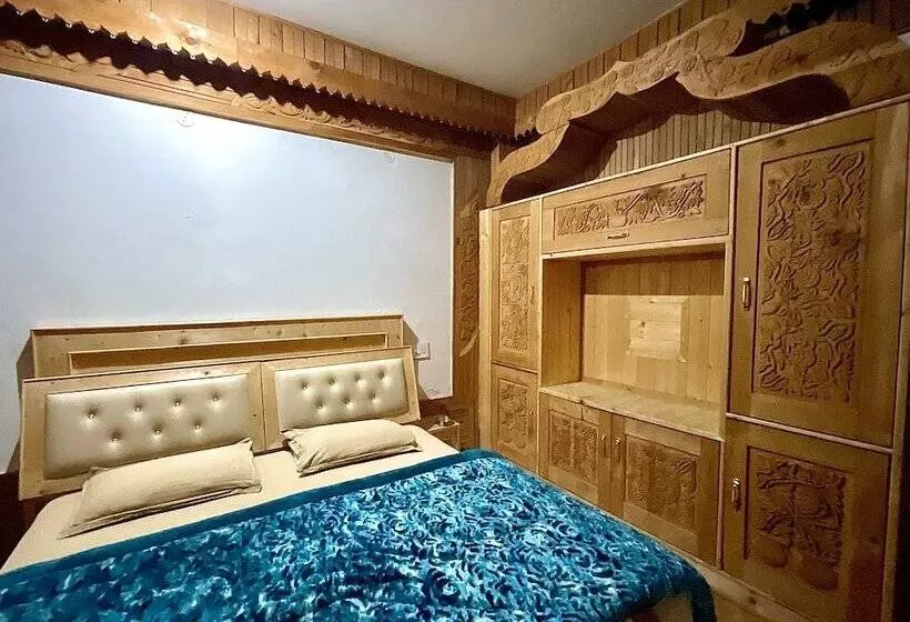 ユースホステル Diamond Valley X One Light Stays