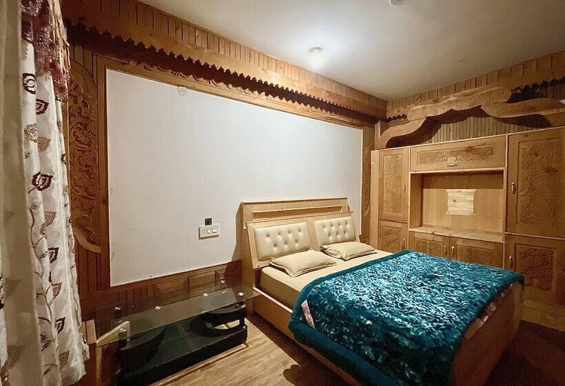 הוסטל Diamond Valley X One Light Stays