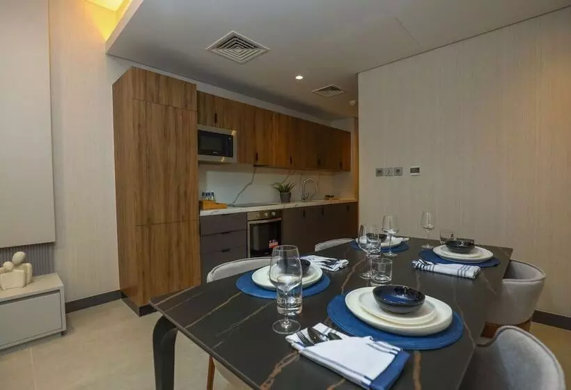 هتل Charthouse Bahrain