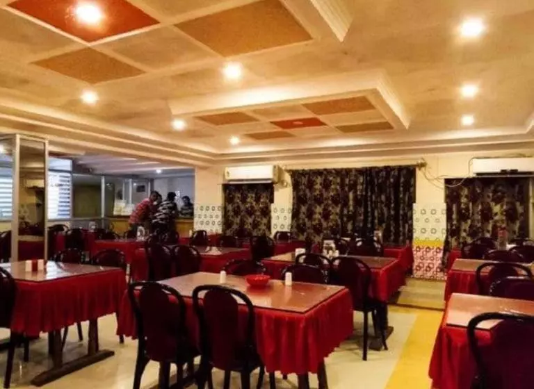 ホテル New Classic Inn   New Digha