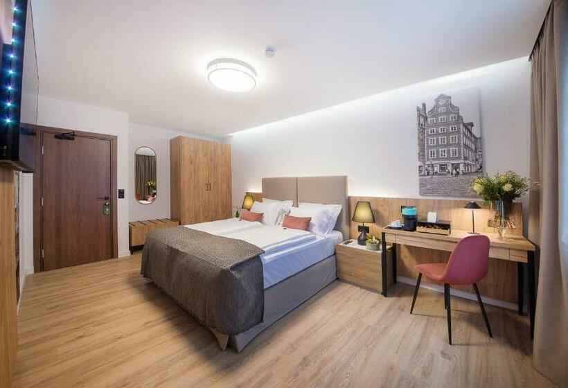 הוסטל Gästehaus Zum Roten Hahn