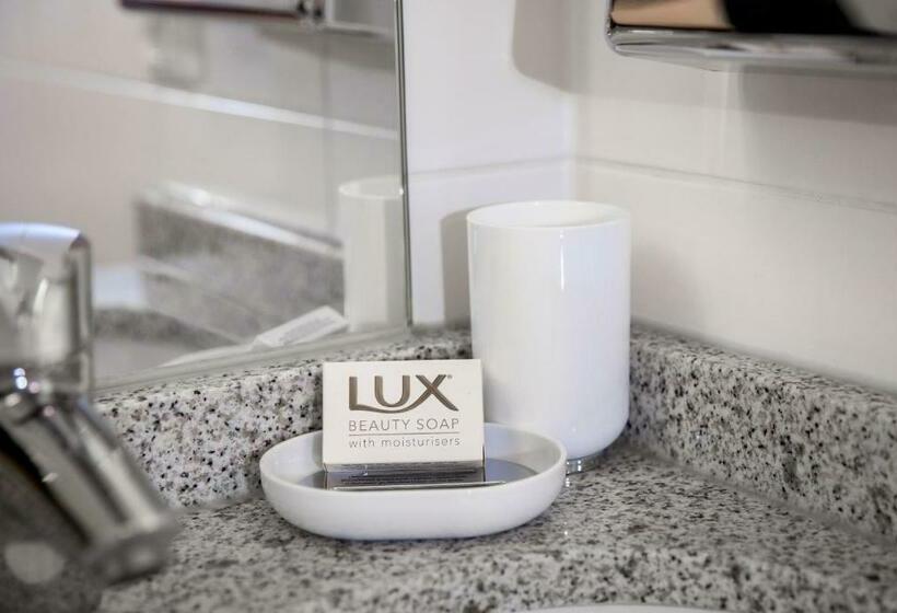 הוסטל Gästehaus Zum Roten Hahn