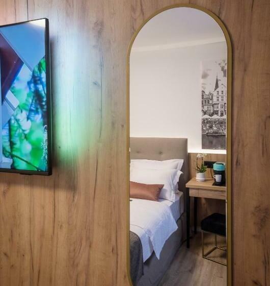 הוסטל Gästehaus Zum Roten Hahn