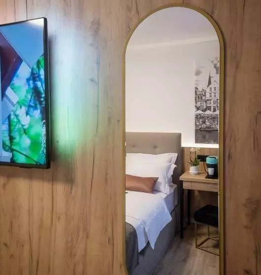 هاستل Gästehaus Zum Roten Hahn