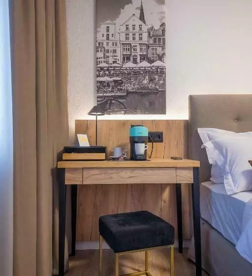 هاستل Gästehaus Zum Roten Hahn
