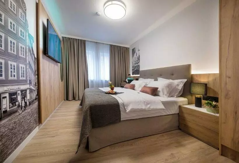 هاستل Gästehaus Zum Roten Hahn