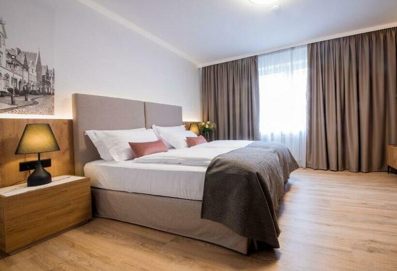 הוסטל Gästehaus Zum Roten Hahn