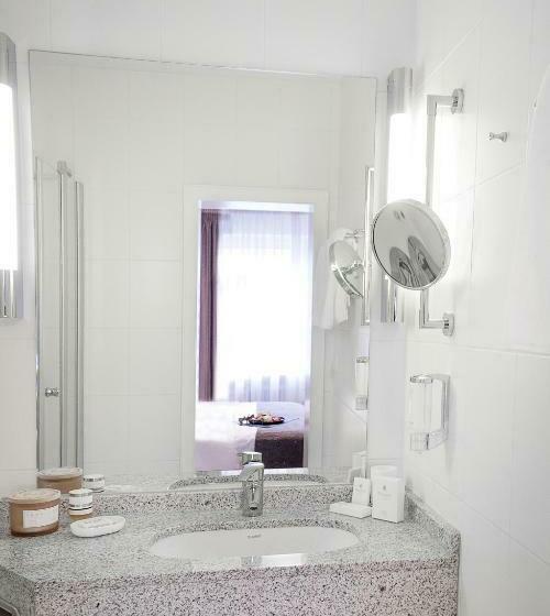 הוסטל Gästehaus Zum Roten Hahn