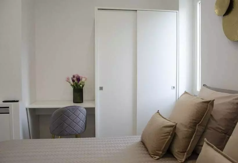 Aamiaismajoitus (B&B) Donna Elena Rooms