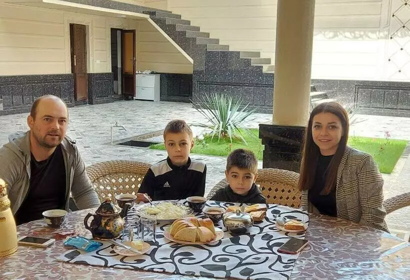 تختخواب و صبحانه Nippon Guest House