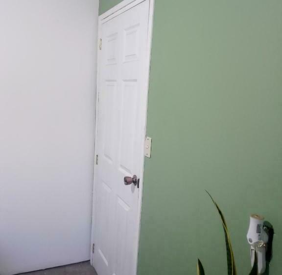 تختخواب و صبحانه Melendez Family S