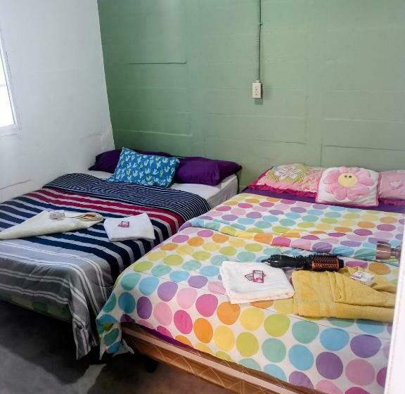 تختخواب و صبحانه Melendez Family S